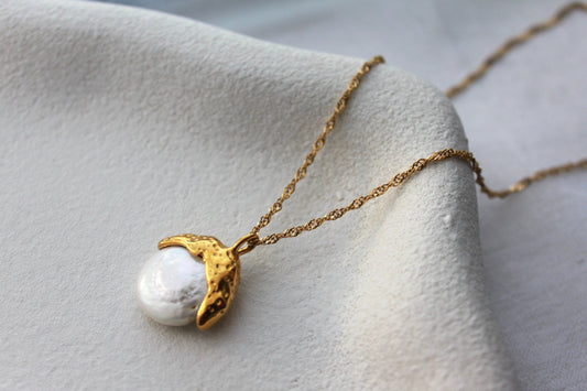 18K Gold Plated Pearl Crown Necklace