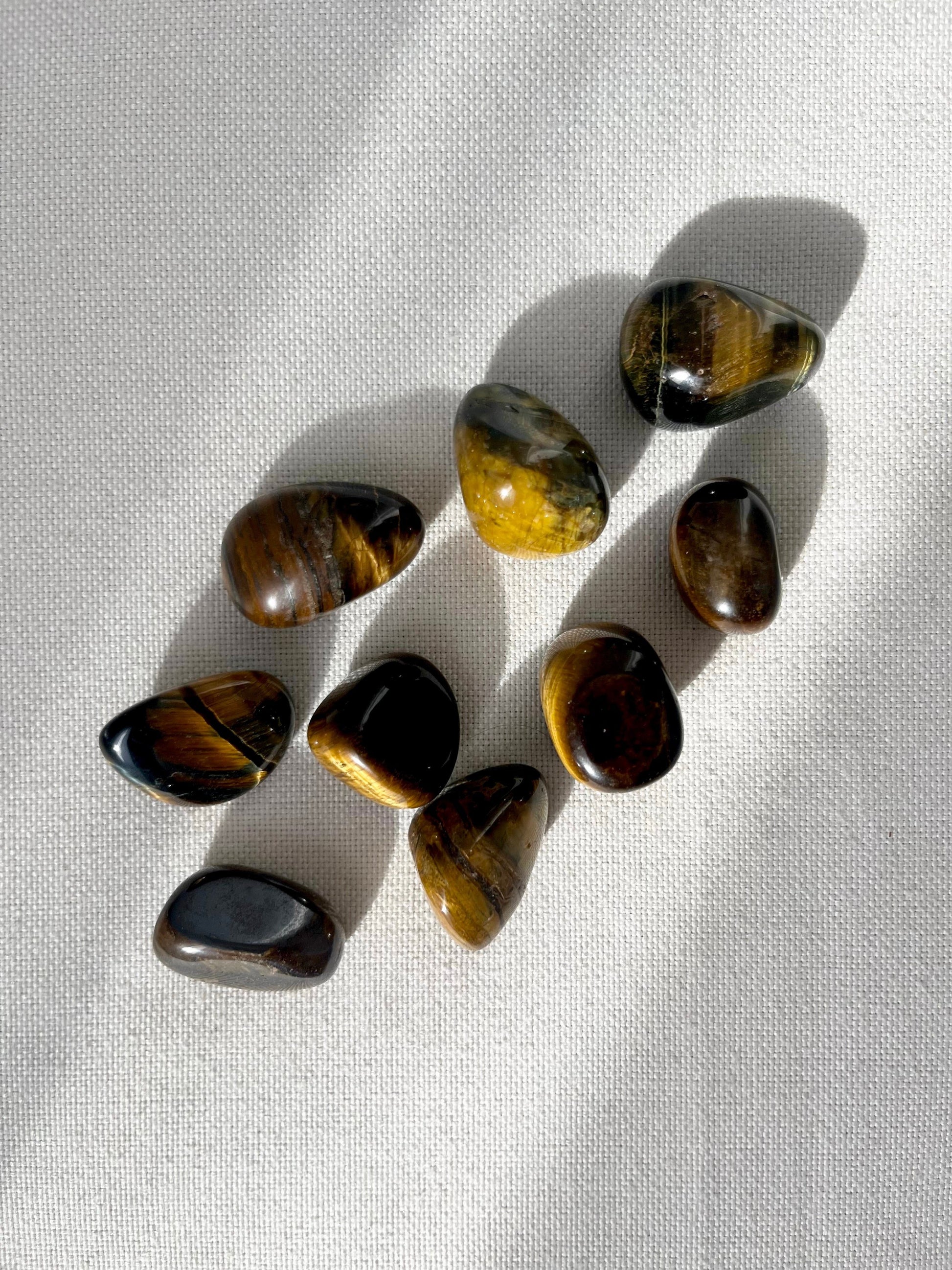 Tiger&rsquo;s Eye Tumble Stone